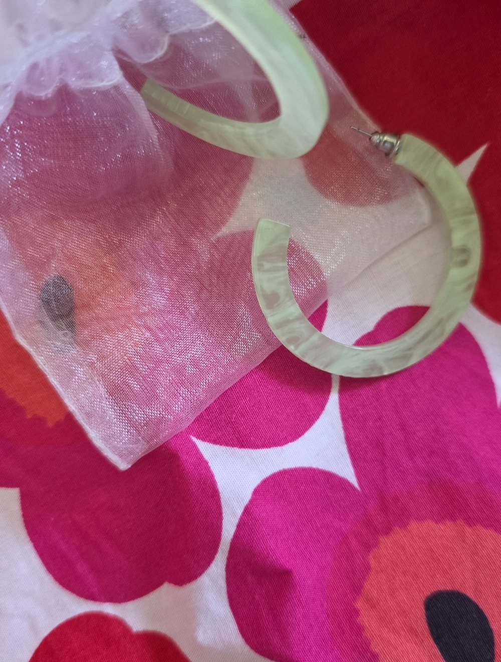 VTG Lucite Marbled Hoop Earrings Mint Green Pierced Hoops Y2k Earrings - Picture 5 of 12
